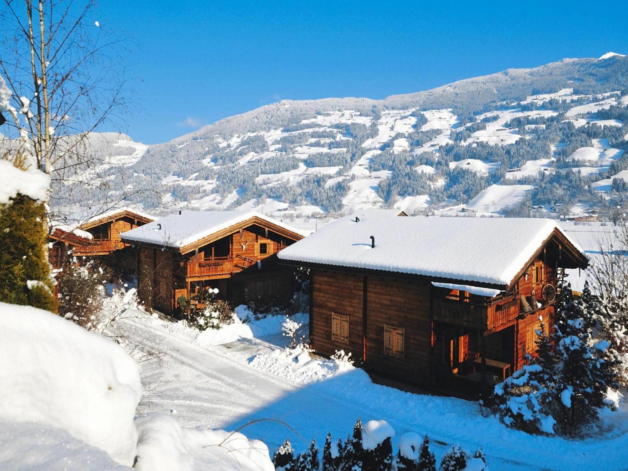 Chalets Almdorf Zillertal, Fügen Exterior foto